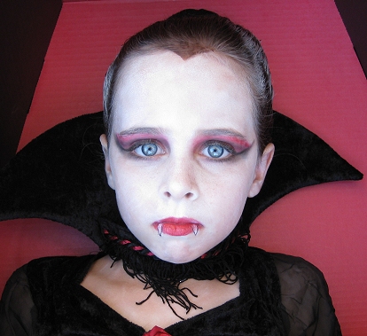 Vampire makeup for girls for Halloween